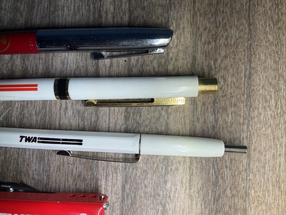 Lote de artículos de TWA Airlines - Lápiz mecánico promocional Sheaffer 1960 + bolígrafos + grapadora Foto 3 de 4