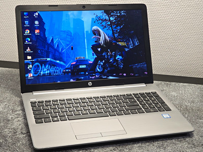 HP Core i7-8565U | 8GB RAM | 256GB SSD | 15.6'' Full HD