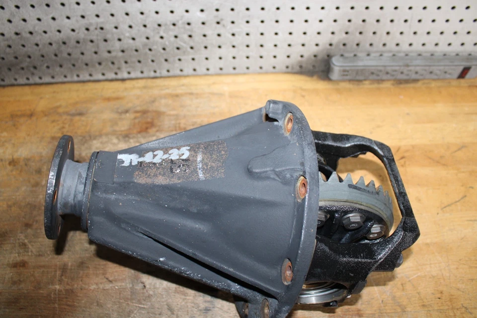 05-15 Toyota TACOMA 4.10 Ratio open 8.4" Rear Differential carrier Foto 3 de 4