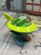 Loose Hot Wheels ~ The Jetsons Capsule Car ~ HW City ~ 90/250 ~ Hanna-Barbera!!!