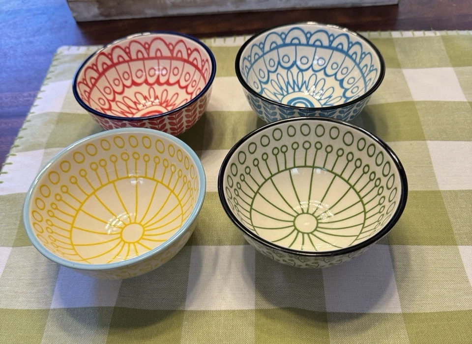 Juego de 4 cuencos creativos de gres cooperativo colección Lotta 4-1/2" redondos x 2-1/4" H Foto 3 de 4