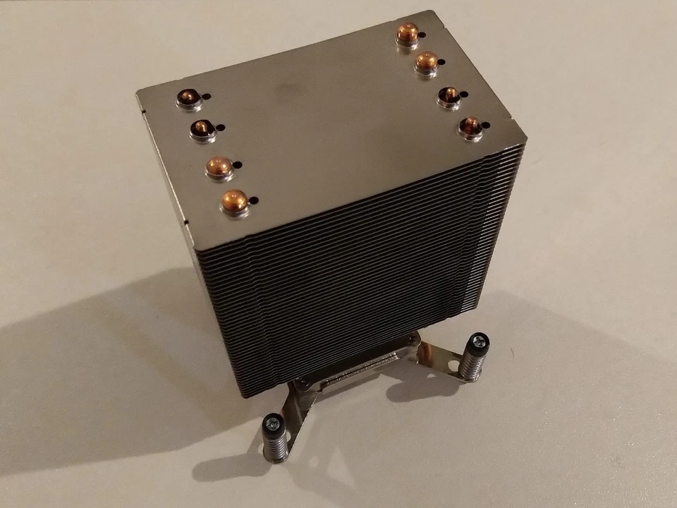 Supermicro SNK-P0035AP4 Rev.A CPU-Kühler 4U/4HE LGA1366 & LGA1356 & LGA775 - Bild 3 von 4