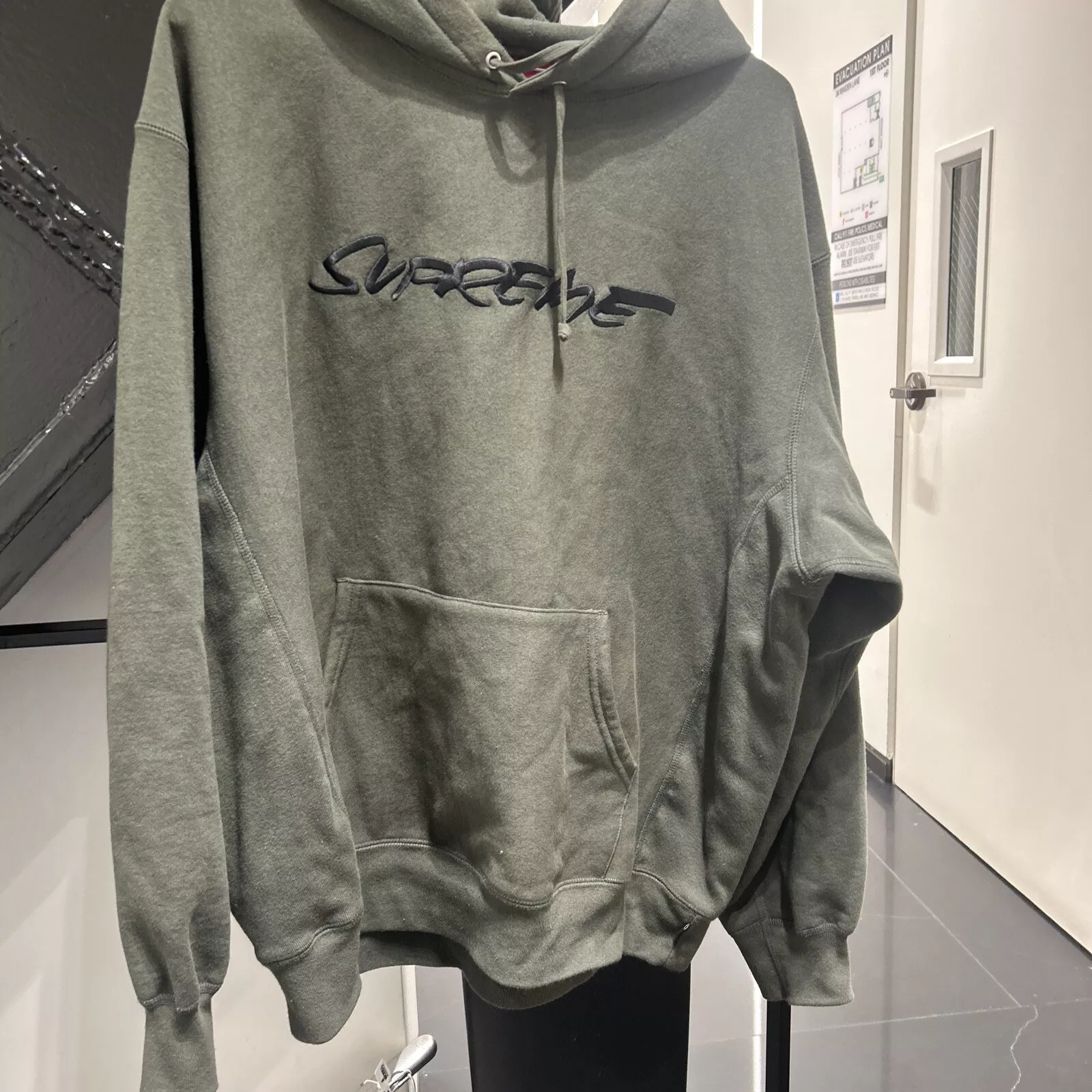 Supreme × FUTURA Logo Pull Sweat à Capuche Olive / Taille XL / Limitée