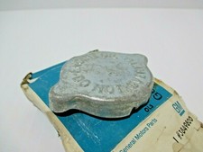Nos-gm-oil-fill-cap-with-ears-1961-1969-chevy-corvair-3849800-3849802 Thumbnail Nos-gm-oil-fill-cap-with-ears-1961-1969-chevy-corvair-3849800-3849802 Thumbnail