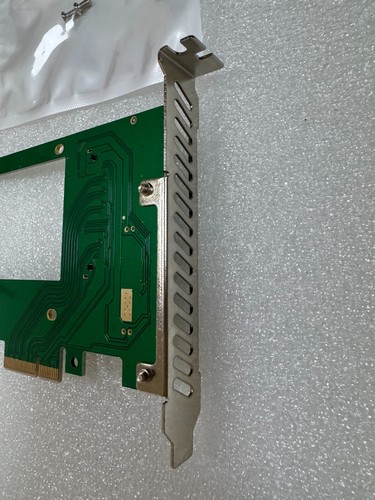 New Umccoy power free U.2 to full height card PCI-E X4 adapter card UMC-PTU-1 - Picture 10 of 10