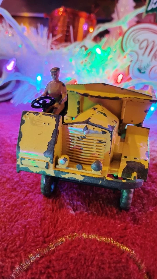 Camión volquete vintage Dinky Supertoys 562/962 Muir-Hill conductor de metal amarillo años 40 Foto 3 de 4