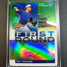 Trey Yesavage On Card Autograph Rare Green Refractor First Round Case Hit 2025