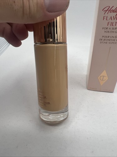 Charlotte Tilbury Hollywood Flawless Filter in 4.5 Medium 30ml BN - Picture 4 of 15