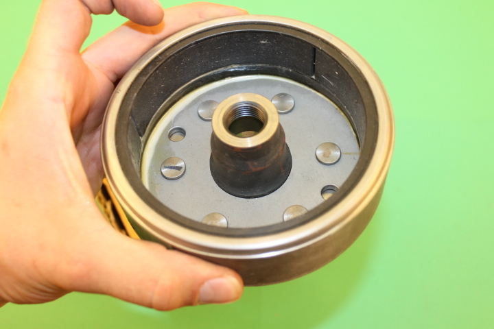 1980-1984 1981 Kawasaki KZ550 Rotor Flywheel Magneto 21050-1019