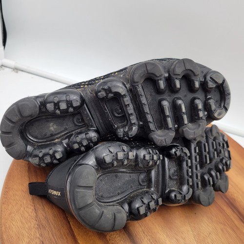 Nike Air Vapormax Flyknit 3 Boys 7 Y BQ5238-004 GS Black Metallic Gold - Picture 10 of 10