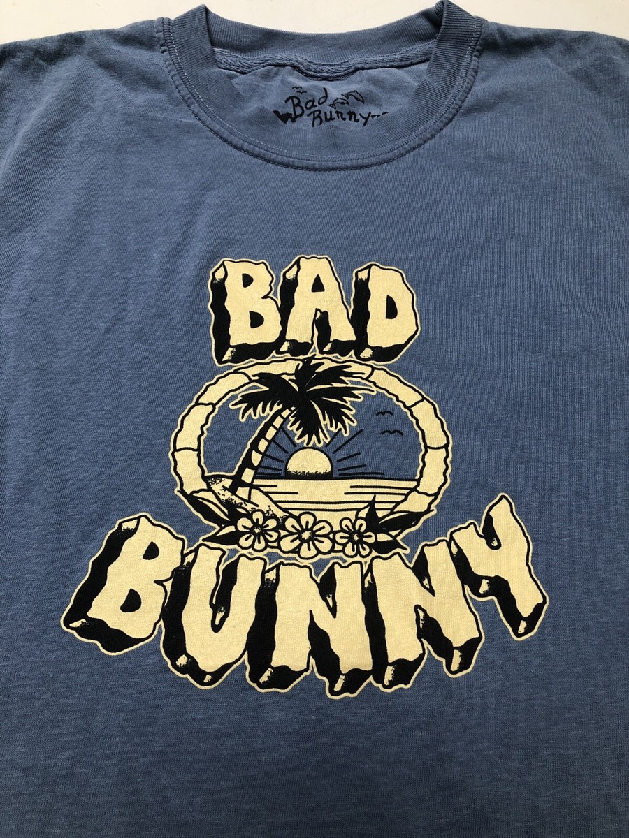 BAD BUNNY CONCERT MERCH WORLDS HOTTEST TOUR BLUE T-SHIRT UN VERANO