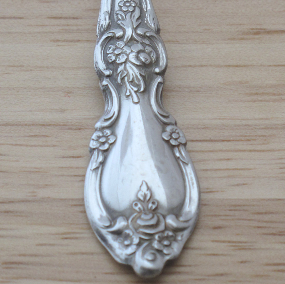 Oneida Louisiana Oval Soup Spoons Stainless Steel Community Floral Tip