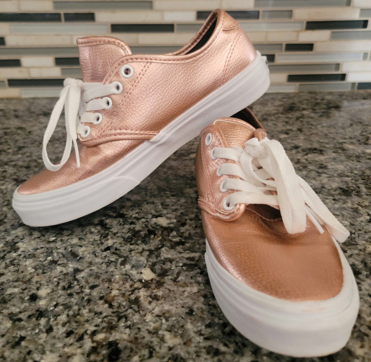 Vans Authentic Vans Old Skool Rose Satin Rose Gold Low Top Vans