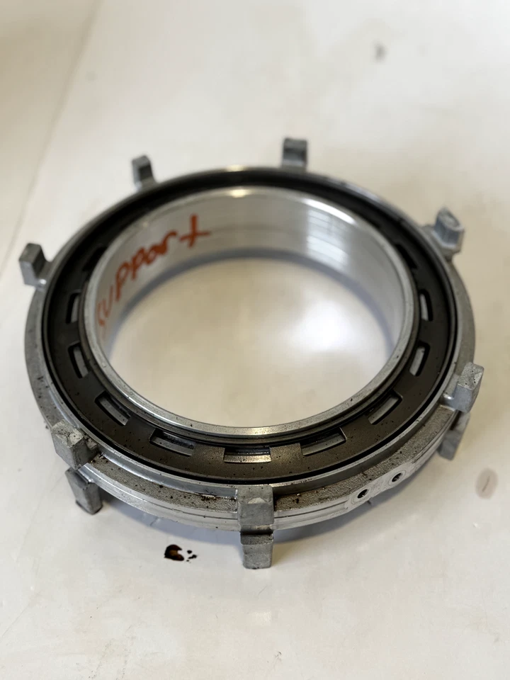 2011 Ford Escape 2.5L AUTO 6F35 TRANSMISSION 1-2-3-4 CENTER SUPPORT HOUSING USED - Image 2 of 4