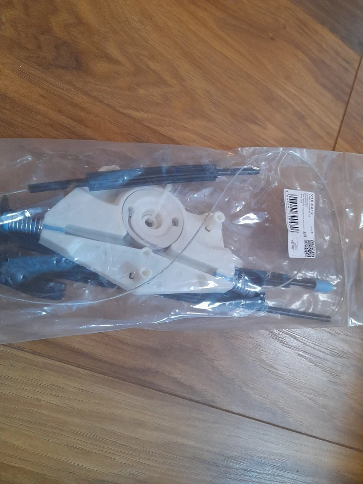 Window Regulator for VW VAICO V10-6212 fits Left Front. - Image 4 of 4