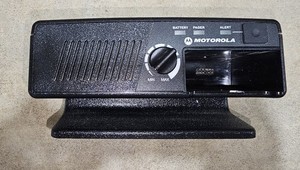 OEM Motorola RLN5869C Minitor V Amplified Charger include Minitor v Pager