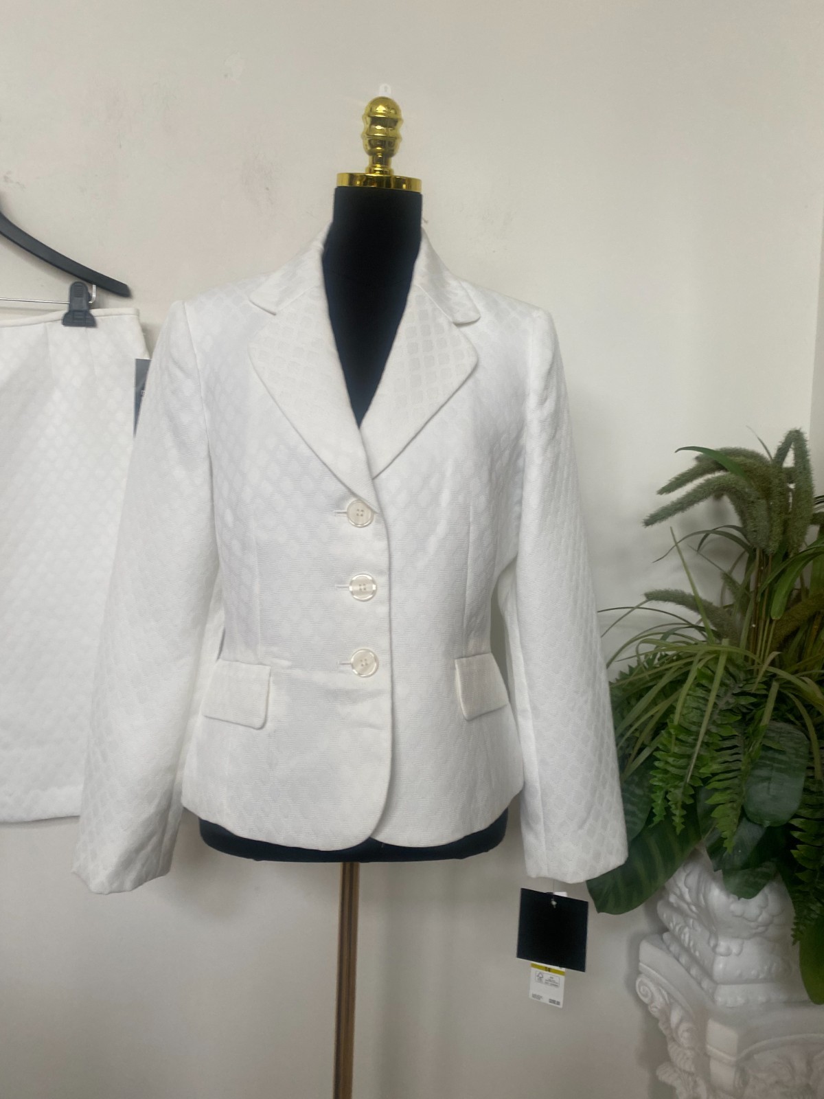 NWT Le Suit Women's Vanilla Ice White Amalfi Coast 2 Pc Skirt Suit Size 14, $200