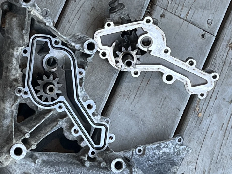 Porsche Boxster 911 1999 2008 bomba de aceite principal 996.107.012.52 Pierburg 731111030 Foto 4 de 4