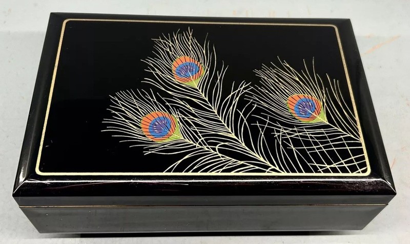 Peacock Black Lacquer Jewelry Music Box Summit 1986 Japan Gold 8x5” Red Velvet
