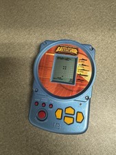VTG 2002 Hasbro BATTLESHIP The Classic Naval Combat Electronic Handheld Game