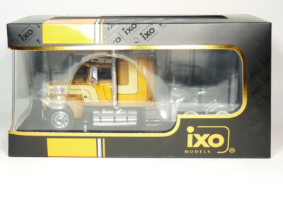 Miniature Ford LTL 1/43 IXO TR148.22 – Tracteur 1978 Cabine Arrière – Collection