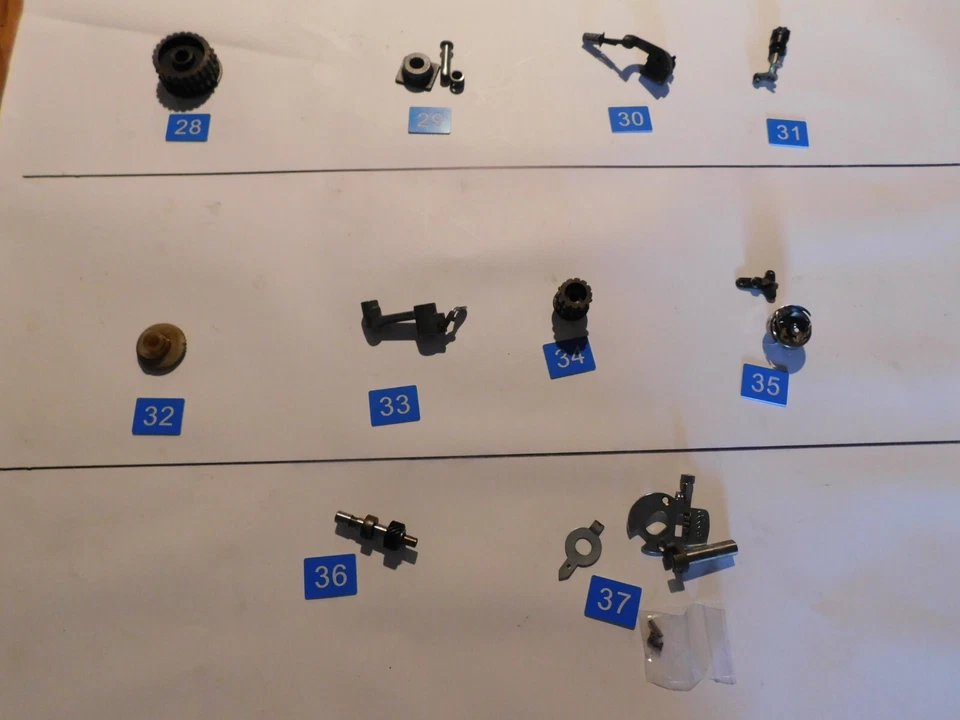 G2B  PFAFF Model 130 SEWING MACHINE PARTS SN4504105 - Image 4 of 4