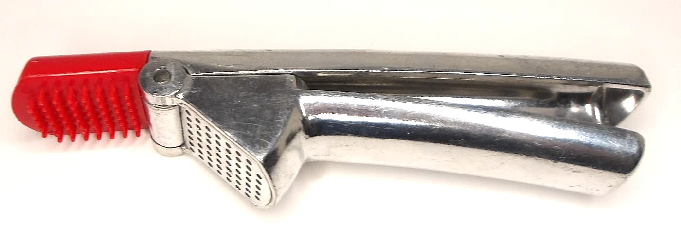 OXO Vintage Aluminum Garlic Press w/ Cleaner, 7 in
Opens in a new window or tab