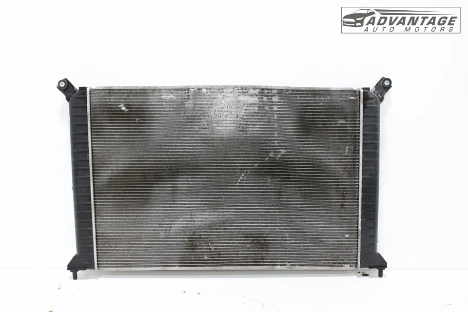 Chevrolet Silverado 2500 HD 2011-2019 6,0 L motor refrigerante radiador OEM Foto 2 de 4