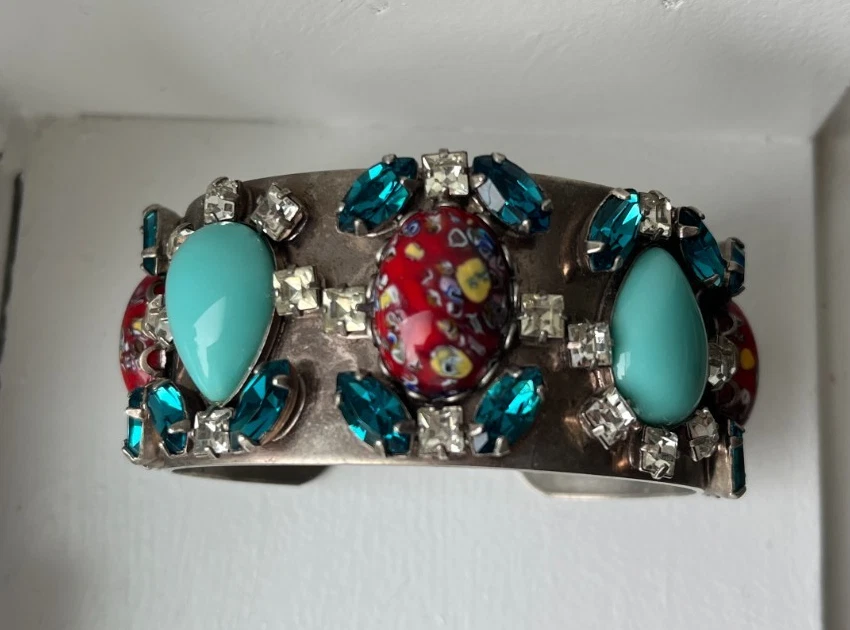 Brazalete Pulsera DANNIJO Perra Tono Plateado Oxidado con Piedra Cristal Rojo y Turquesa Foto 4 de 4