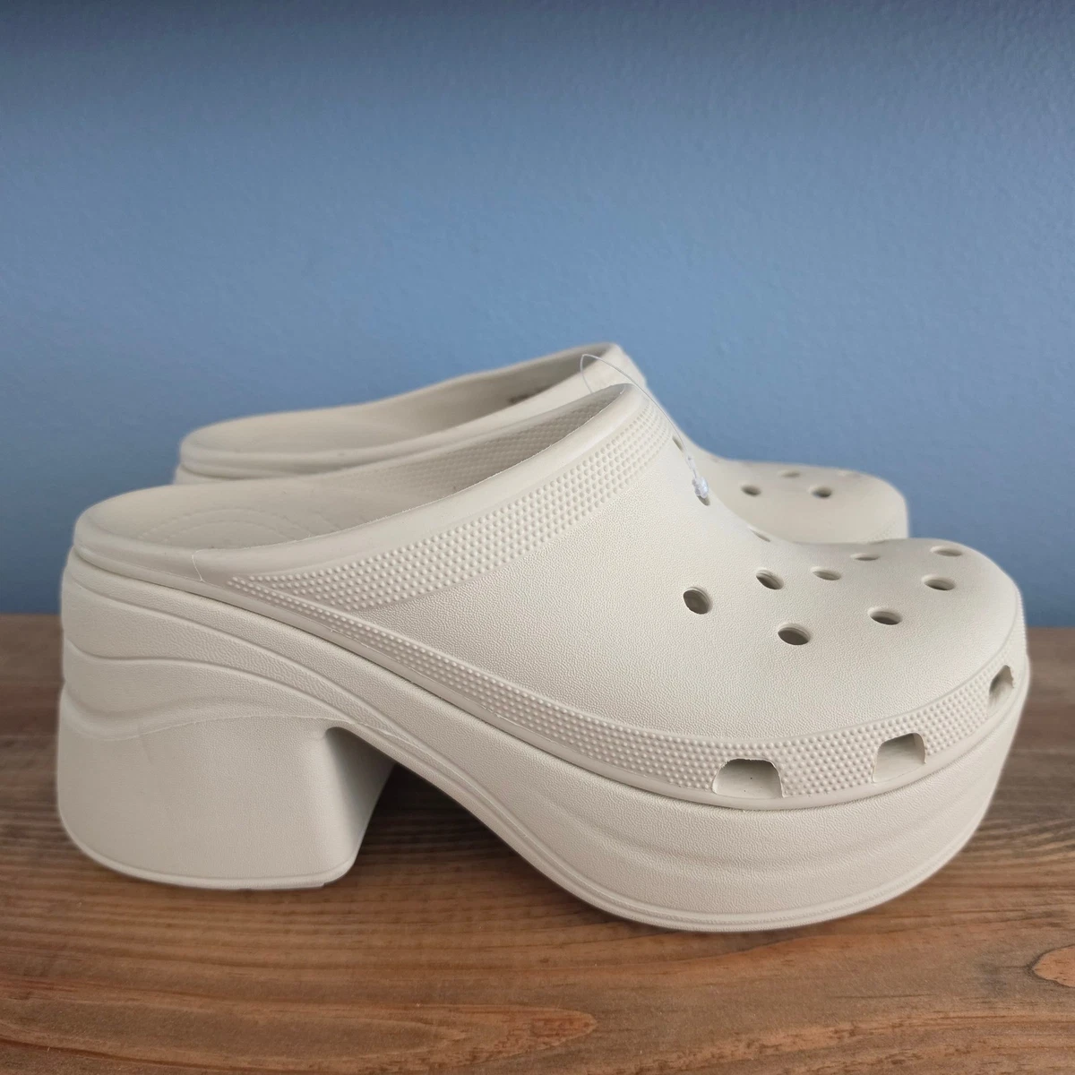 Crocs Classic Clog Mens Size 9 White Beach Walking Outdoor Slip On Sandals Crocs White Sandals for Men for sale | eBay main image 2