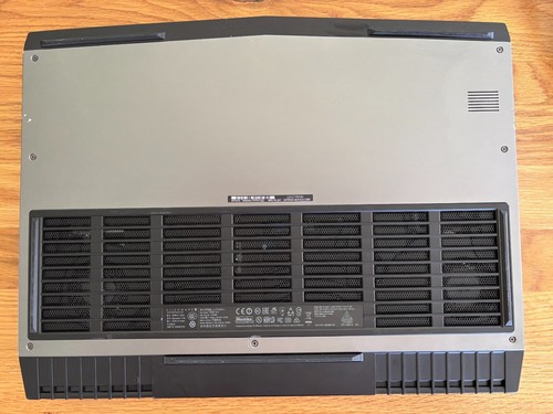 VGC Alienware Gaming Laptop 17 R4, Intel i7-6820HQ, 32GB Ram,2TB SSD+HDD, Win 10 - Picture 7 of 23