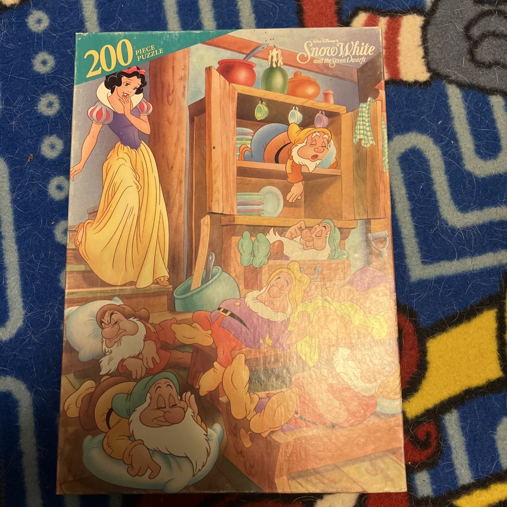New Vintage Snow White and the Seven Dwarfs 200 Piece Puzzle