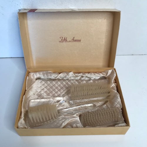 Fifth Avenue Vintage Hair & Clothe Brushes x 3 ( RARE ) - Picture 4 of 12