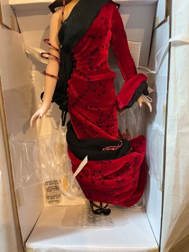 Bambola Madame Alexander Alex Velvet Ropes Jadde Lee - Foto 4 di 6