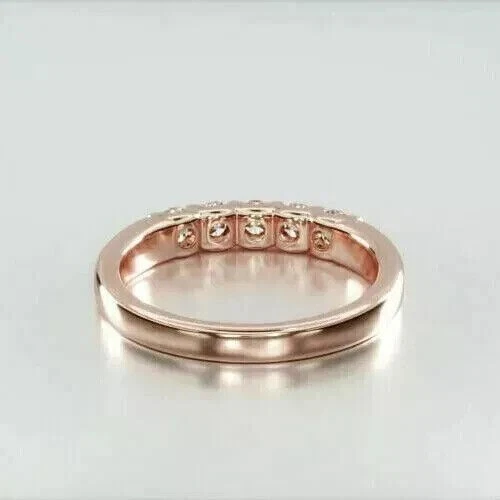 圆形切割模拟钻石令人惊叹的结婚戒指 14k 镀玫瑰金 — 第 3/4 张图片