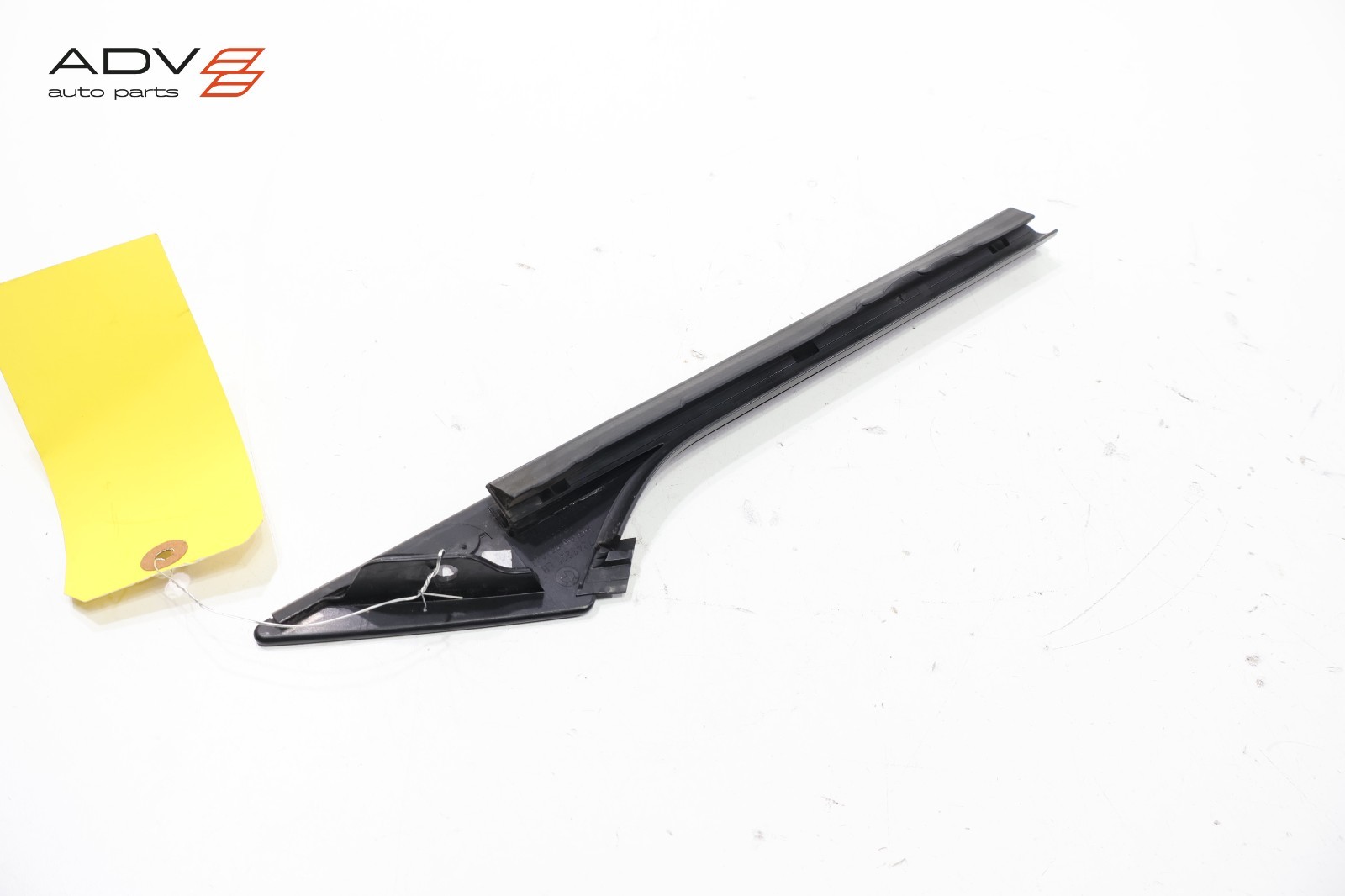 2014 - 2020 BMW i8 I12 FRONT LEFT DRIVER SIDE DOOR CORNER MOLDING TRIM OEM