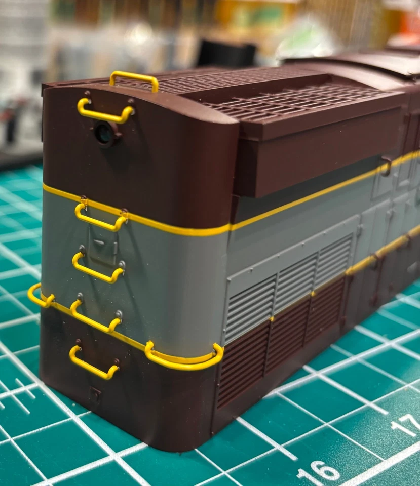 Atlas O C424 Phase 3 Canadian Shell.  Removed form new Locomotive. - Image 4 of 4