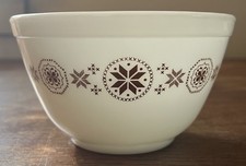 Vintage PYREX TOWN & COUNTRY  1  1/2 PT . MIX...