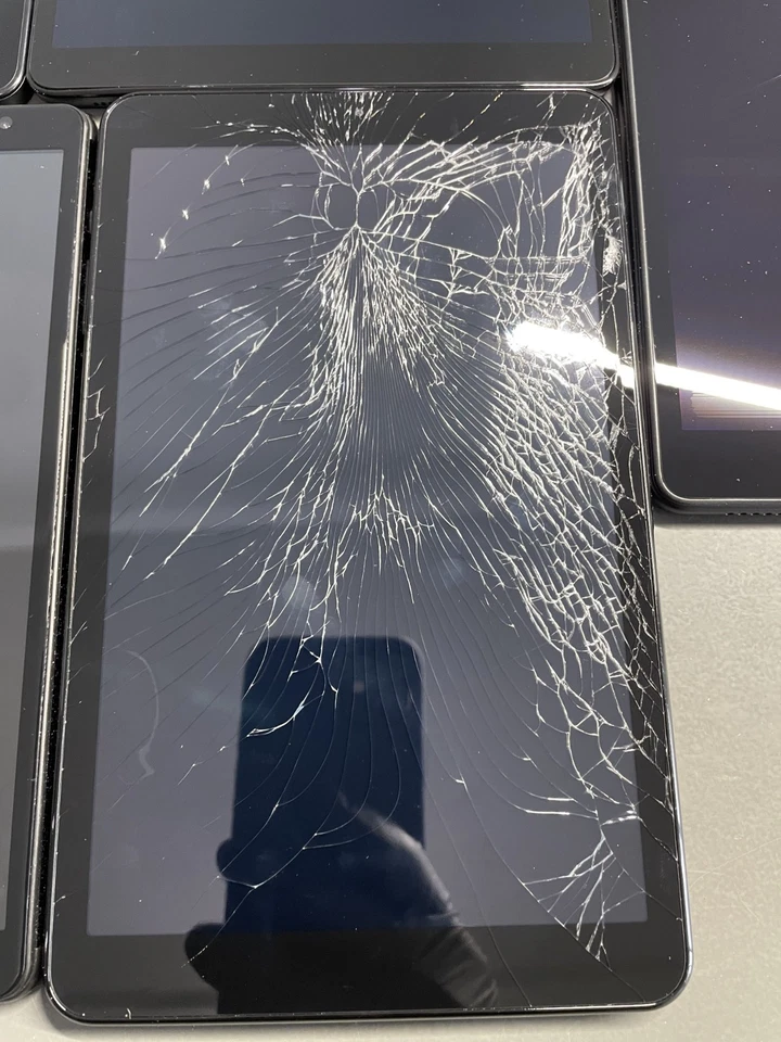 Lote de 7 MIX TABS (Samsung Galaxy Hyundai y Ipads) PARA REPUESTOS O REPARACIÓN Foto 4 de 4