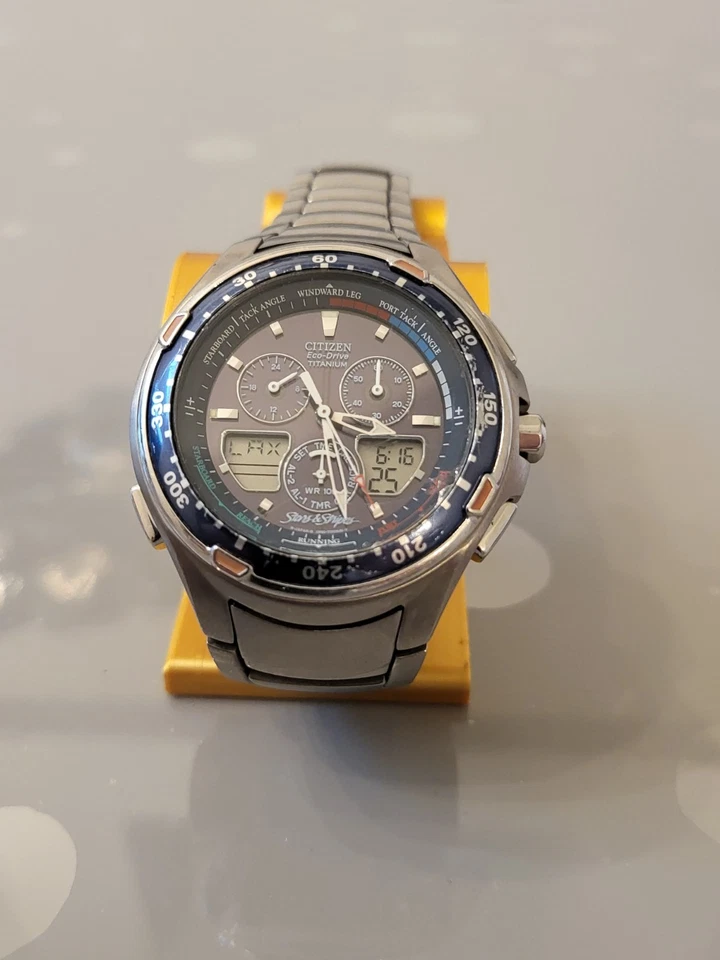 Reloj Hombre Citizen Titanium Stars & Stripes America's Cup Eco-Drive De Colección Funcionando Foto 2 de 4