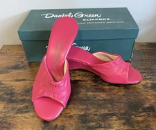 VTG Magenta Pink  Leather Daniel Green SHERRIE Slippers Size 5 New in Box #62389