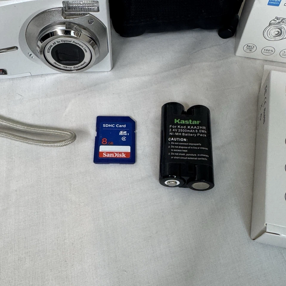 Kodak EasyShare C613 White Silver Digital Camera 3X Optical Zoom 6.2MP *TESTED* - Image 3 of 4