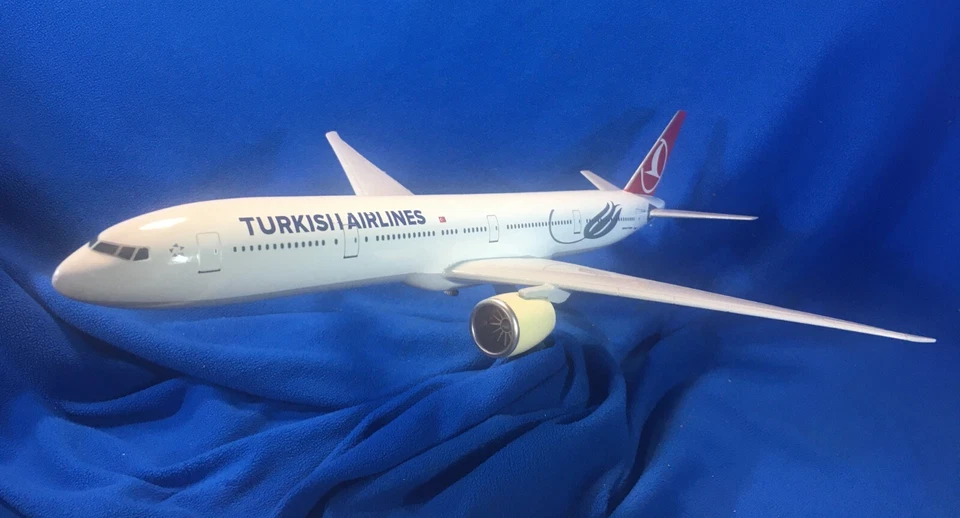 Aereo di linea - Boeing B777-300 ER - Model Scale 1:157 TCJJA - Immagine 3 di 4