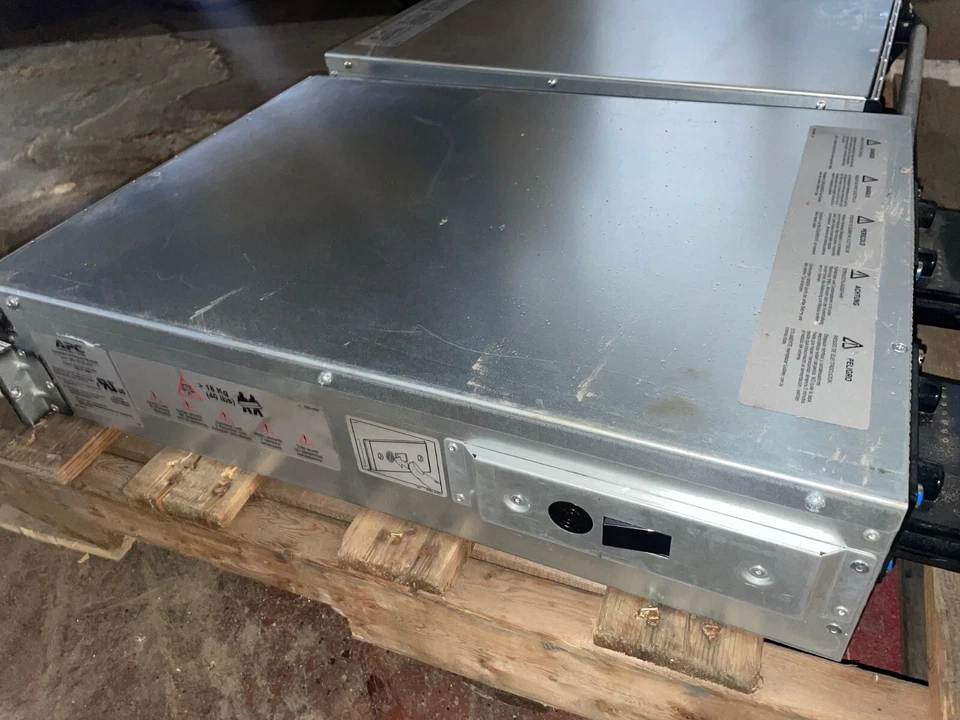 APC SYPM10KF Symmetra PX Power Module 208V 60Hz 10kW UPS - Image 4 of 4