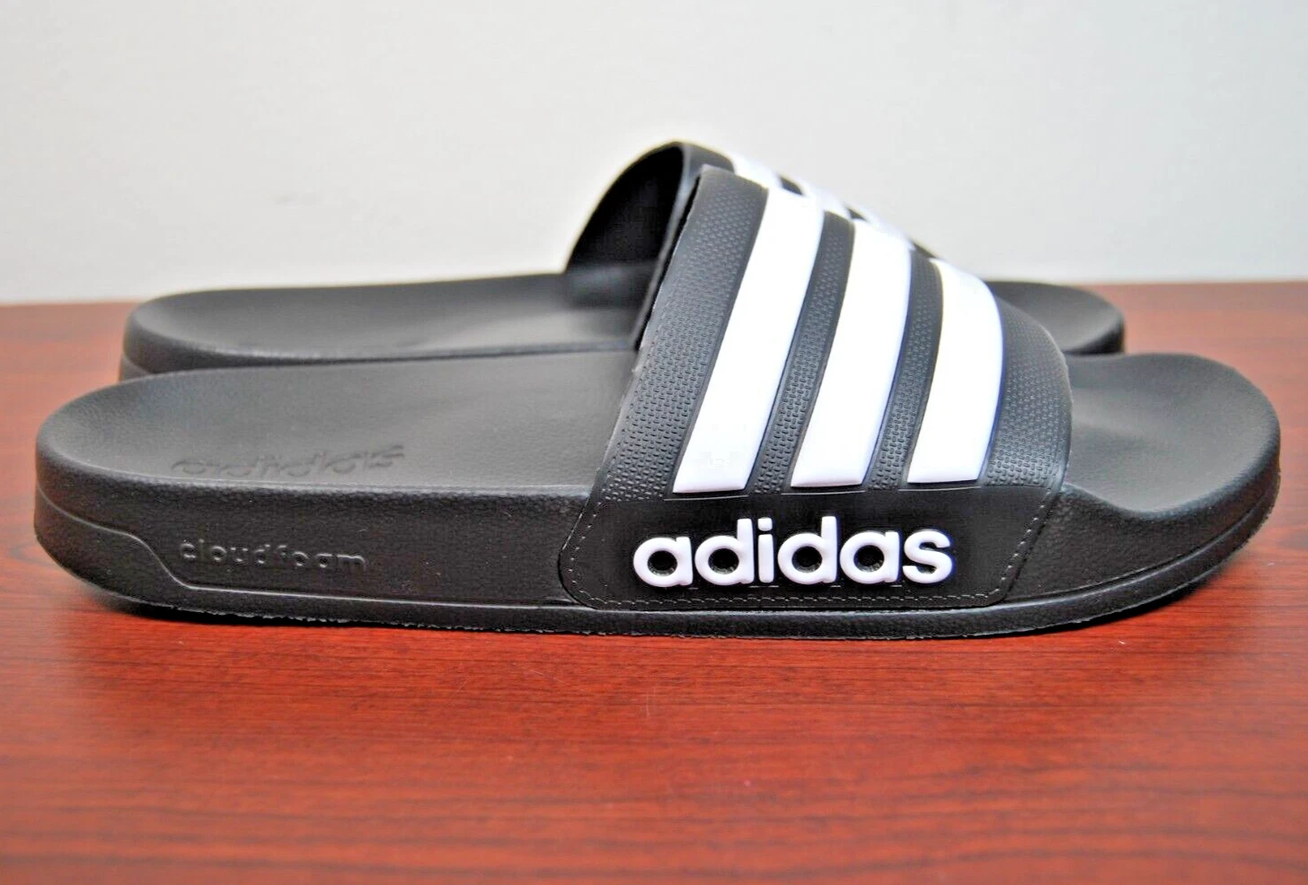 Adidas Uomo Adilette Doccia Locker Scarpa Scivolo Acqua Sandalo Nero Bianco Taglia 11