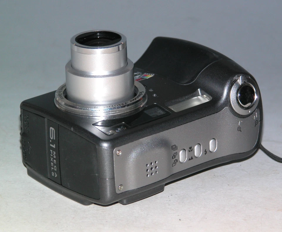 Kodak EasyShare DX7630 6.1MP Digital Camera #2555 - Image 3 of 4