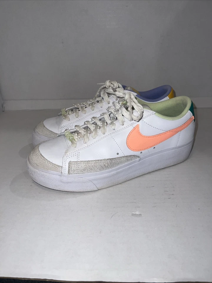 Nike Blazer Zapatillas de Plataforma Baja en el "Blanco/Crema Melocotón/Cardo Claro" Foto 4 de 4