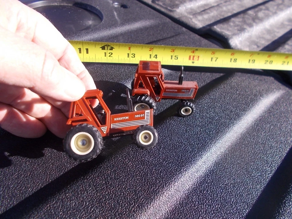 Pair Hesston  Tractors 980DT    1180DT tractor     1/64 Scale. - Image 2 of 4