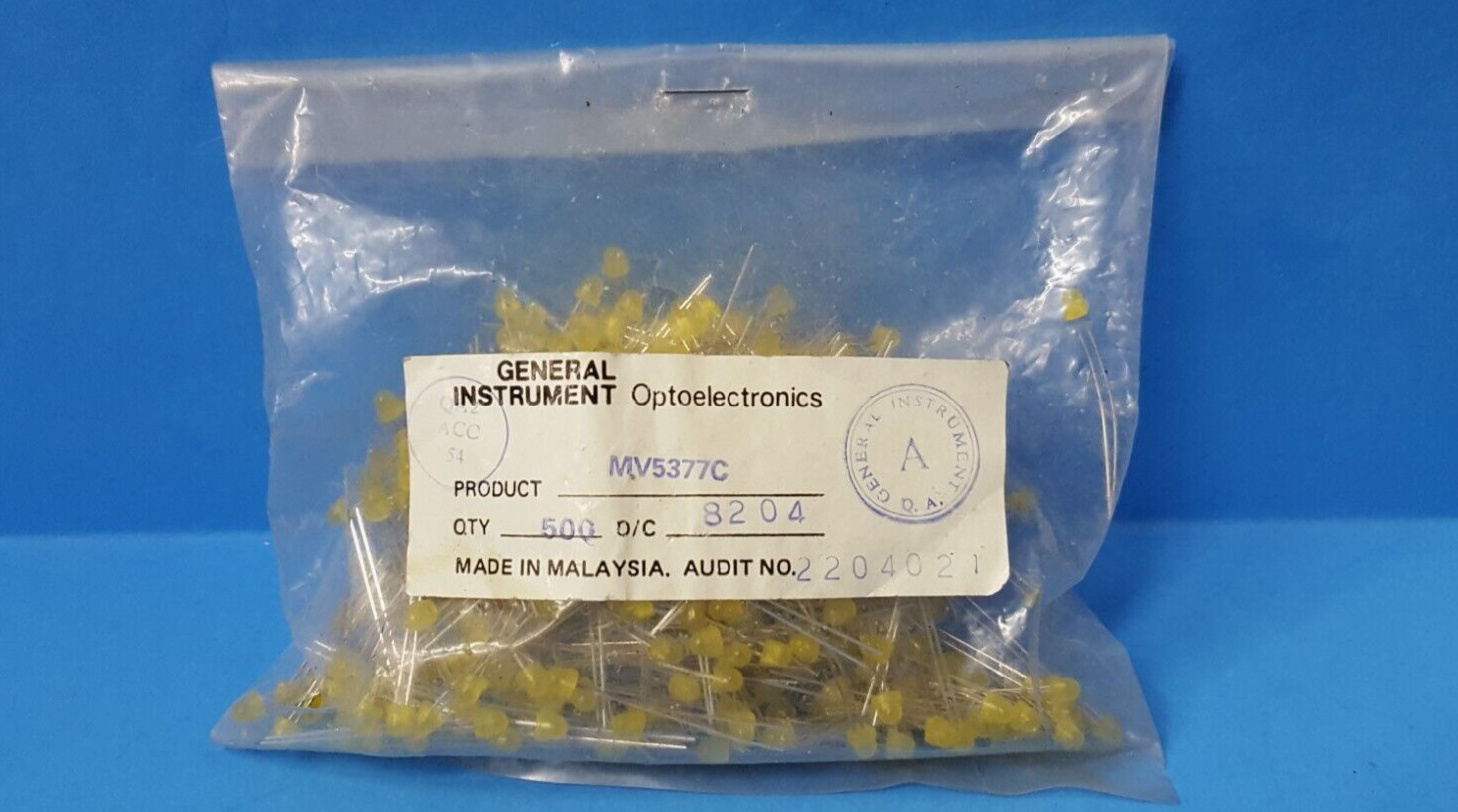 500 PCS- LED CIRCUIT BOARD INDICATOR, MV5377C, GI, 2.1V, 35mA, 3MM, DOMED TOP