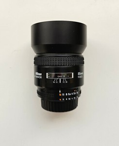 Nikon Nikkor AF 85mm f/1.8 D Lens - a prime, metal lens, in great condition!